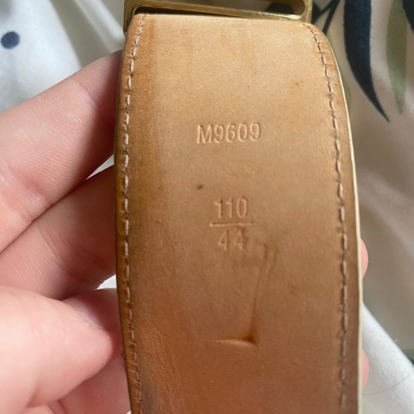 Louis Vuitton belt white - Picture 3 of 4